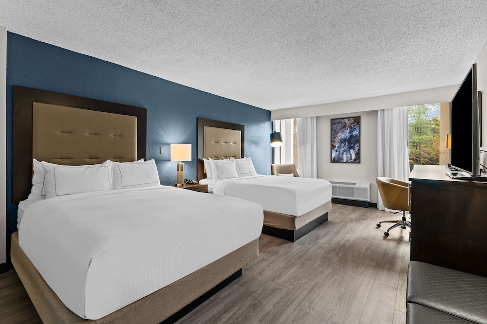 Room, 2 Queen Beds, Accessible, Bathtub (Mobility/Hearing) photo 1