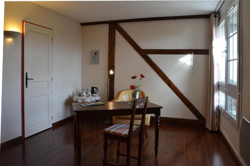 Classic Triple Room, Garden View photo 2