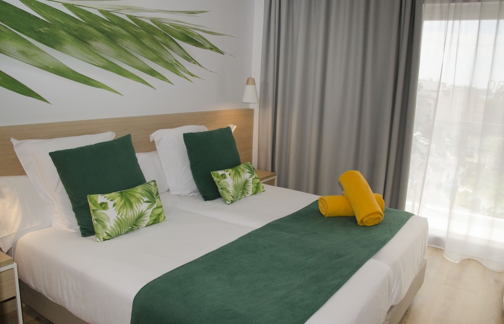 Economy Double Room Single Use (without balcony)