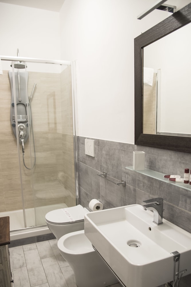 Double Room (6) photo 2