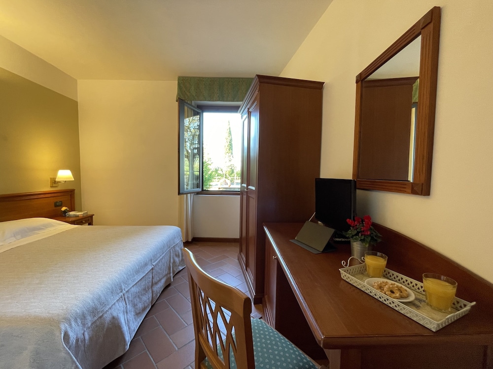 Standard Double Room - Photo 6