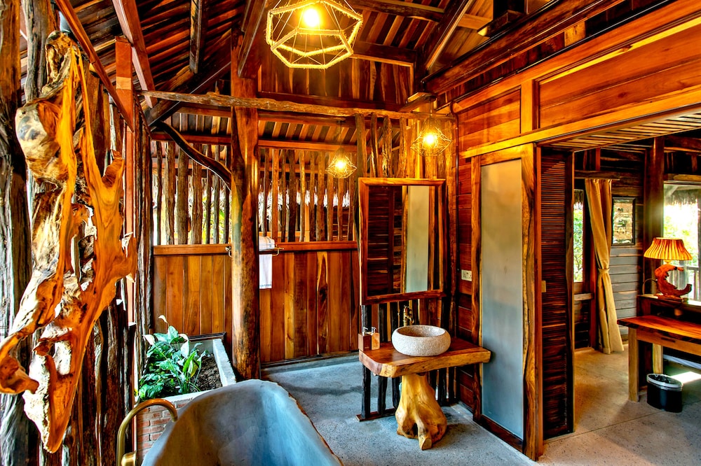 Premium Jungle Bungalow Twin - Photo 2