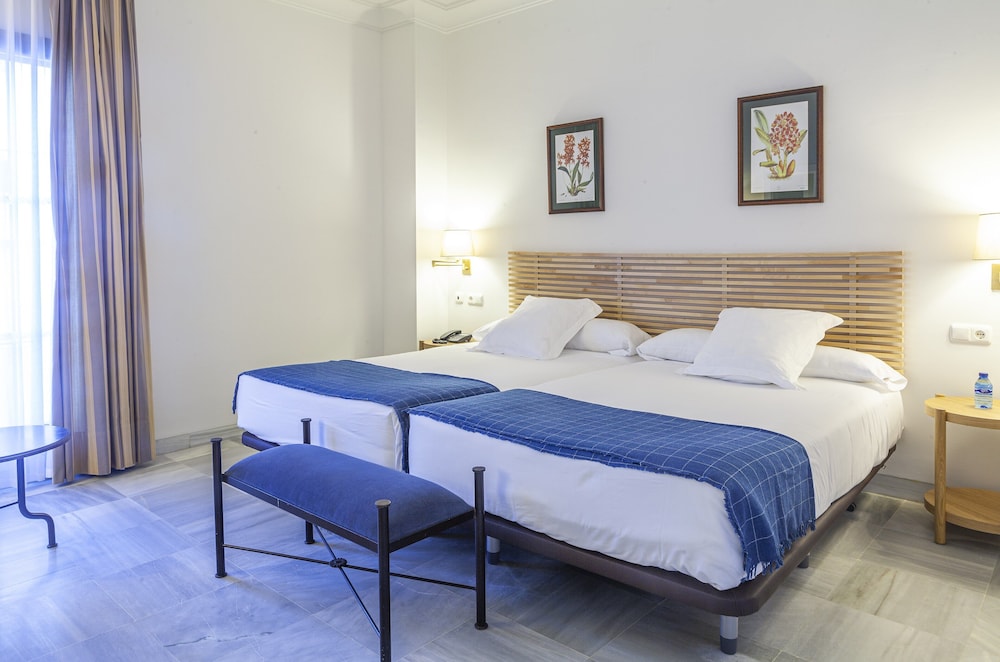 Standard Double Room - Photo 1