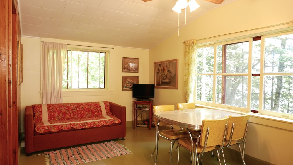 Homestead Cabin photo 1