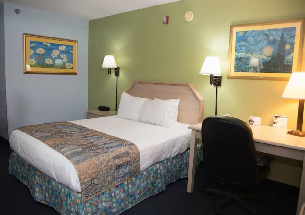 Room, 1 Queen Bed - Photo 3