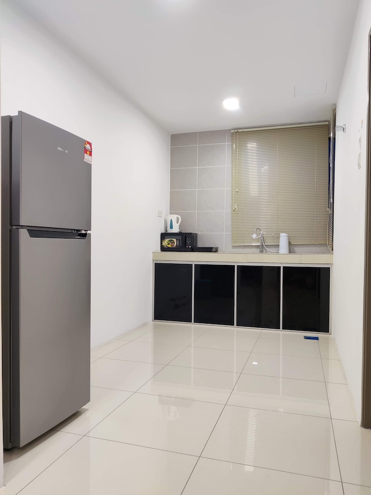 Family Condo, 3 Bedrooms, Pool Access - Photo 8