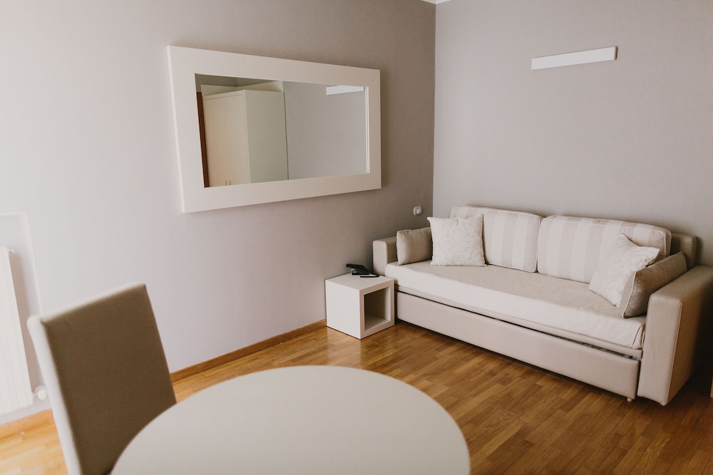 Suite, Garden Area - Photo 6