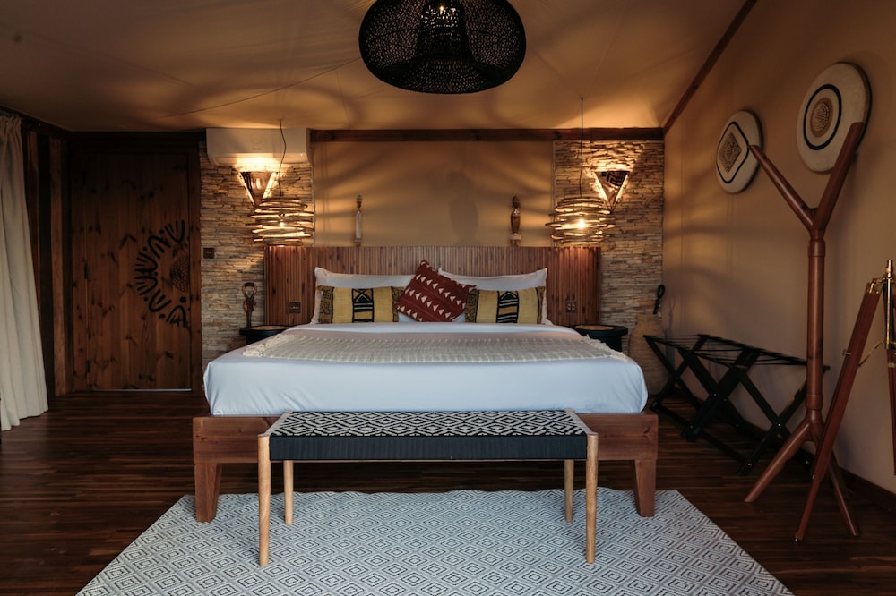 Suite 5 Ceasar photo 2