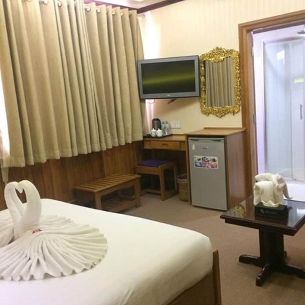 Superior Double Room, 1 Double Bed, Private Bathroom, City View photo 3