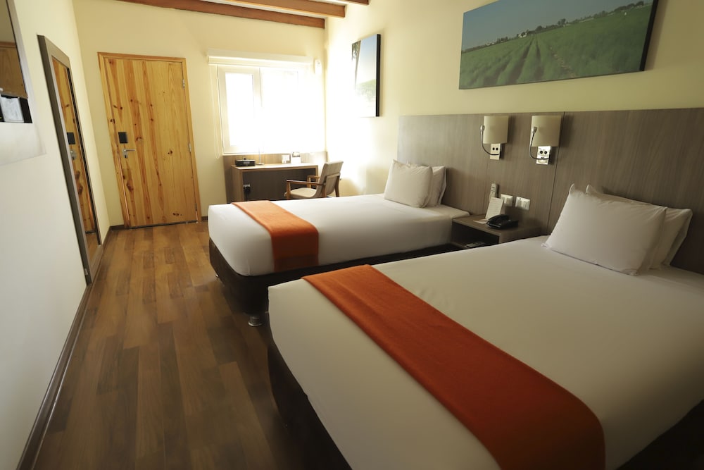 Superior Room, 2 Double Beds photo 3