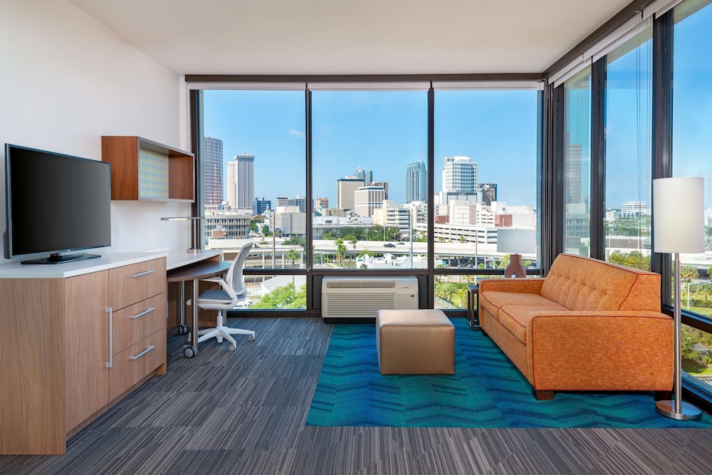 Suite, 1 Bedroom, Corner (1 King Bed) - Photo 1