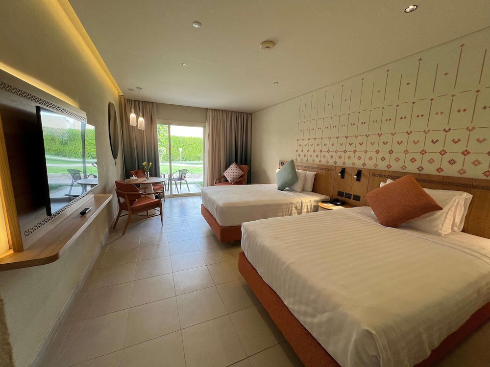 Superior Room, 2 Twin Beds, Garden View (Beach side) - Photo 1