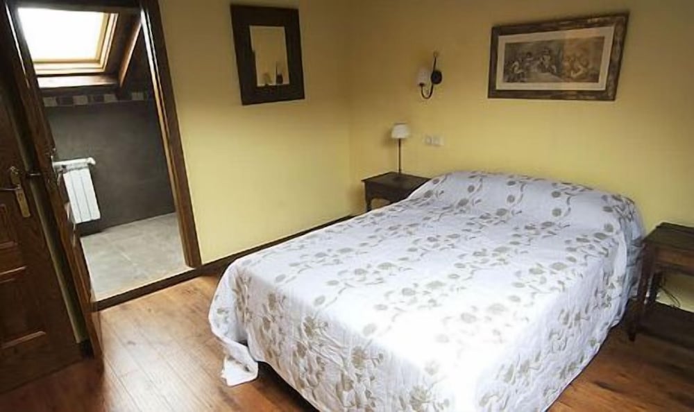 Double Room (num 4)