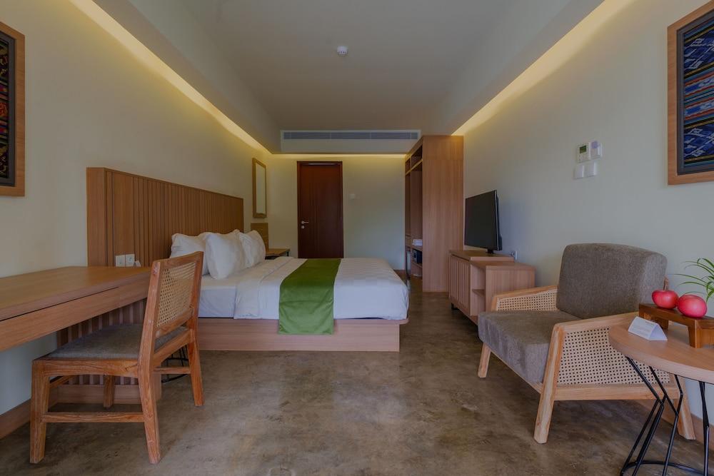 Junior Suite, 1 Queen Bed photo 2