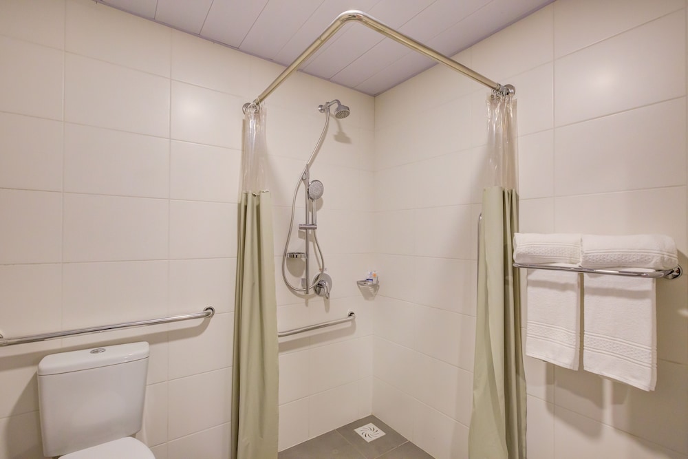 Standard Room, 1 Double Bed, Accessible - Photo 10