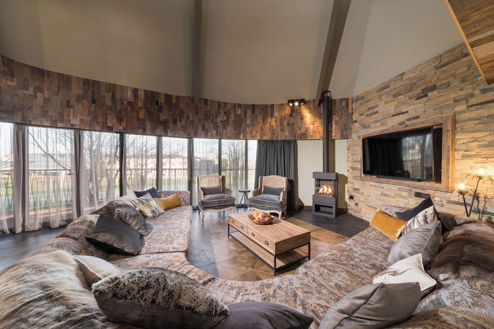 Treehouse Loft Suite - Photo 1