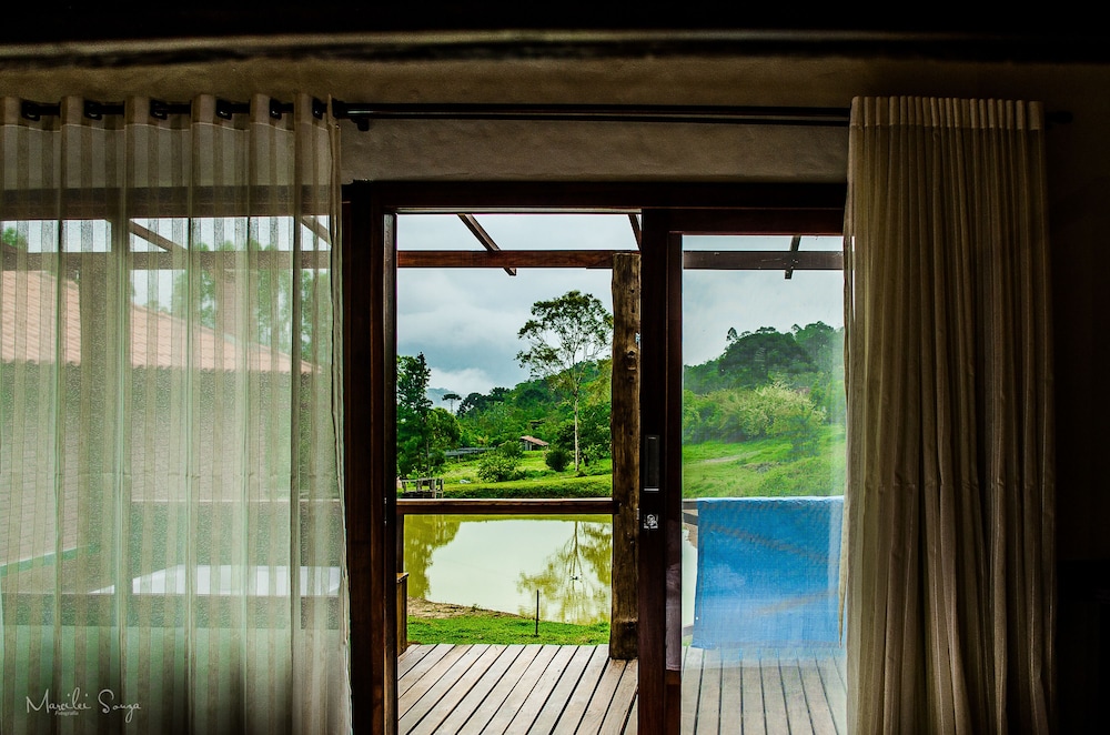 Romantic Chalet, 1 King Bed, Mountain View, Lakeside photo 2