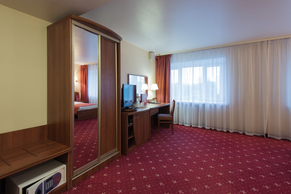 Junior Suite, 2 Twin Beds, City View photo 2