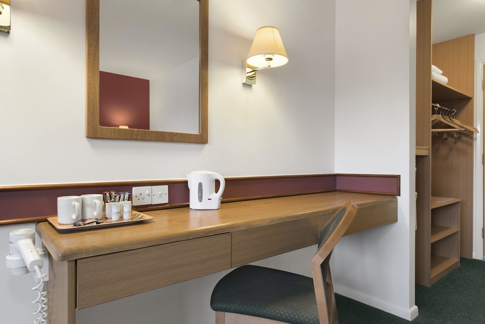 Room, 2 Twin Beds, Accessible, Non Smoking (Mobility) - Photo 4
