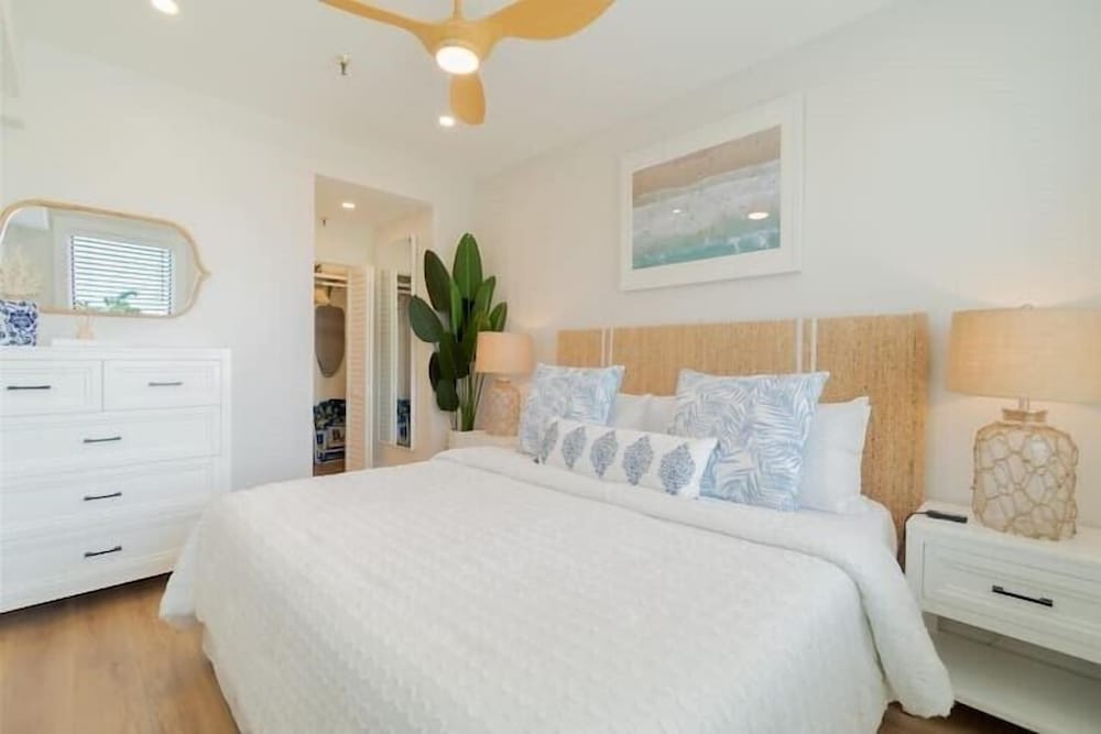 Condo, Tropical Comfort