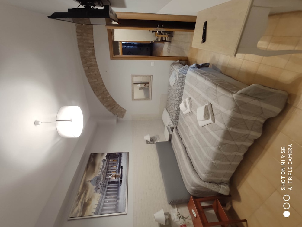 Basic Quadruple Room photo 2