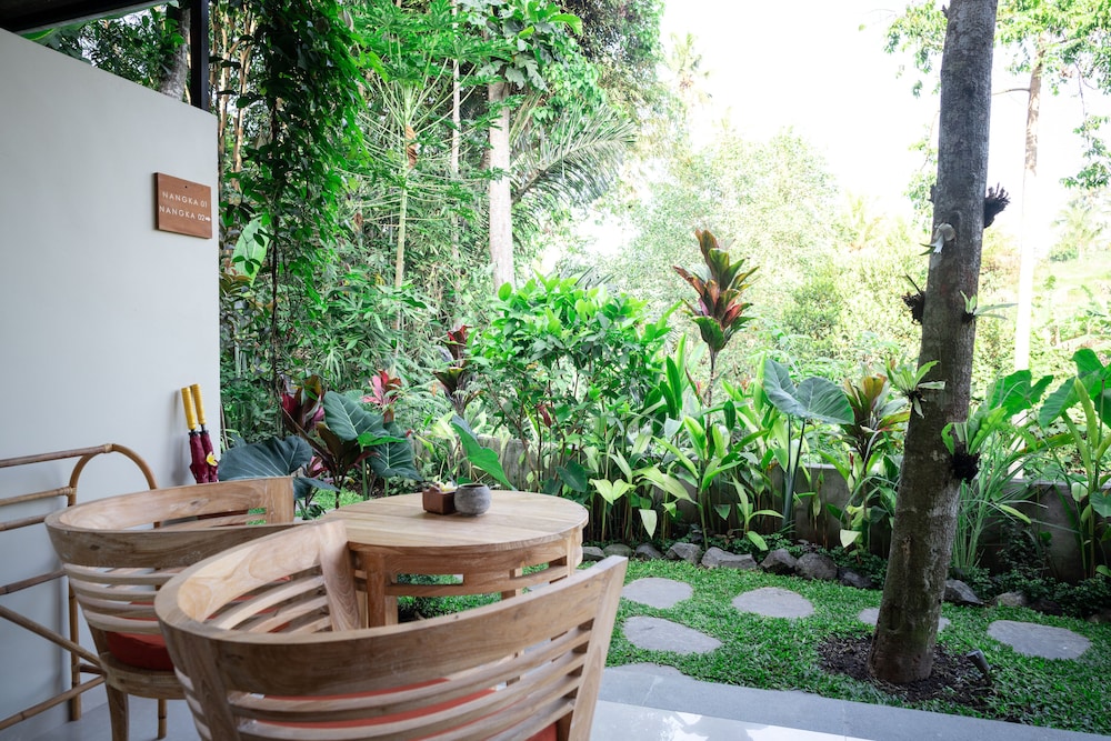 Deluxe Suite - Photo 12