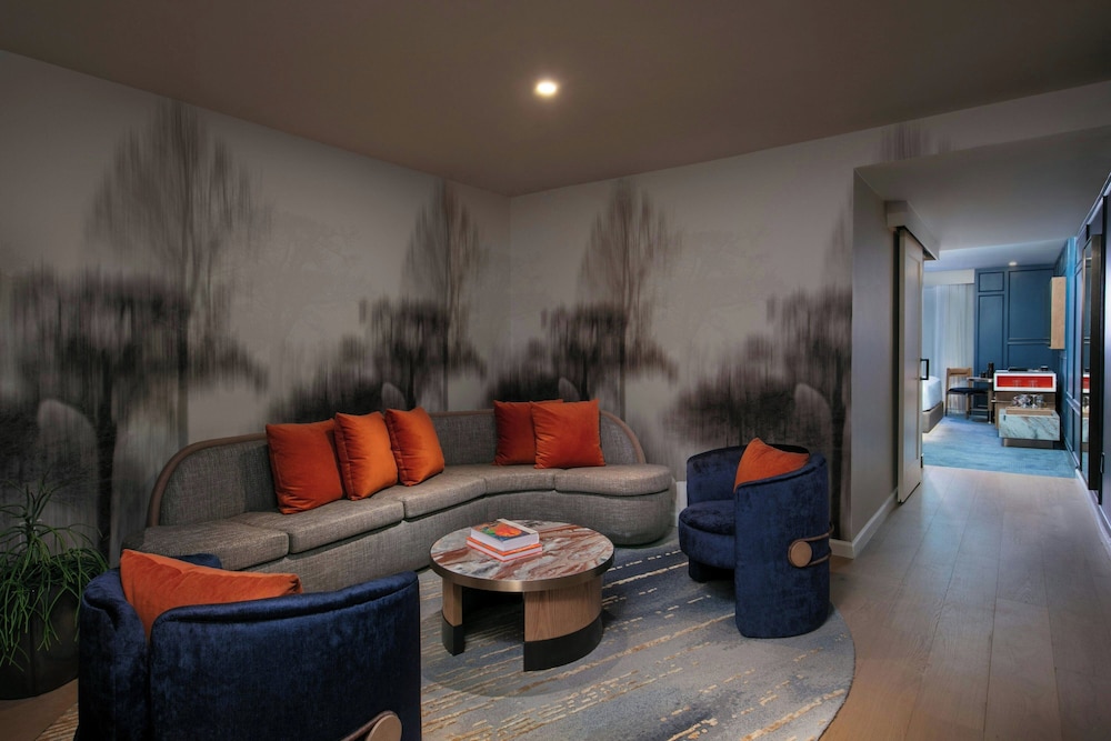 Suite, 1 Bedroom, Balcony - Photo 1