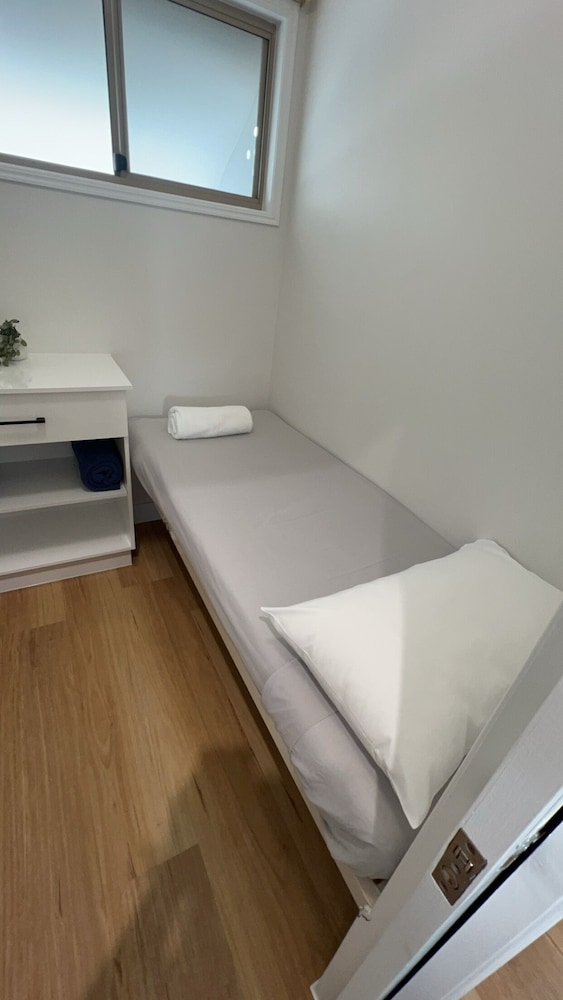 Cabin, 2 Bedrooms, Ocean View - Photo 8