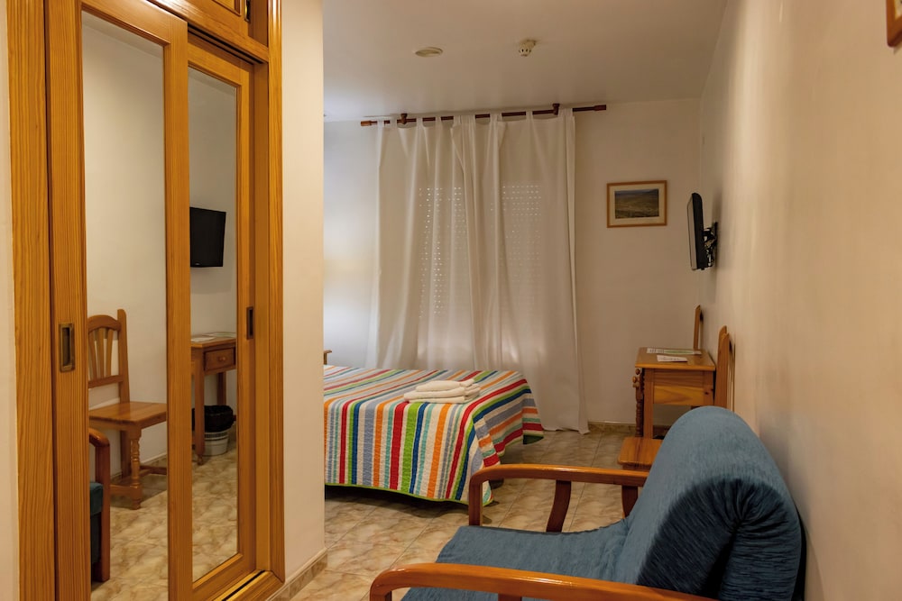 Standard Double Room - Photo 2