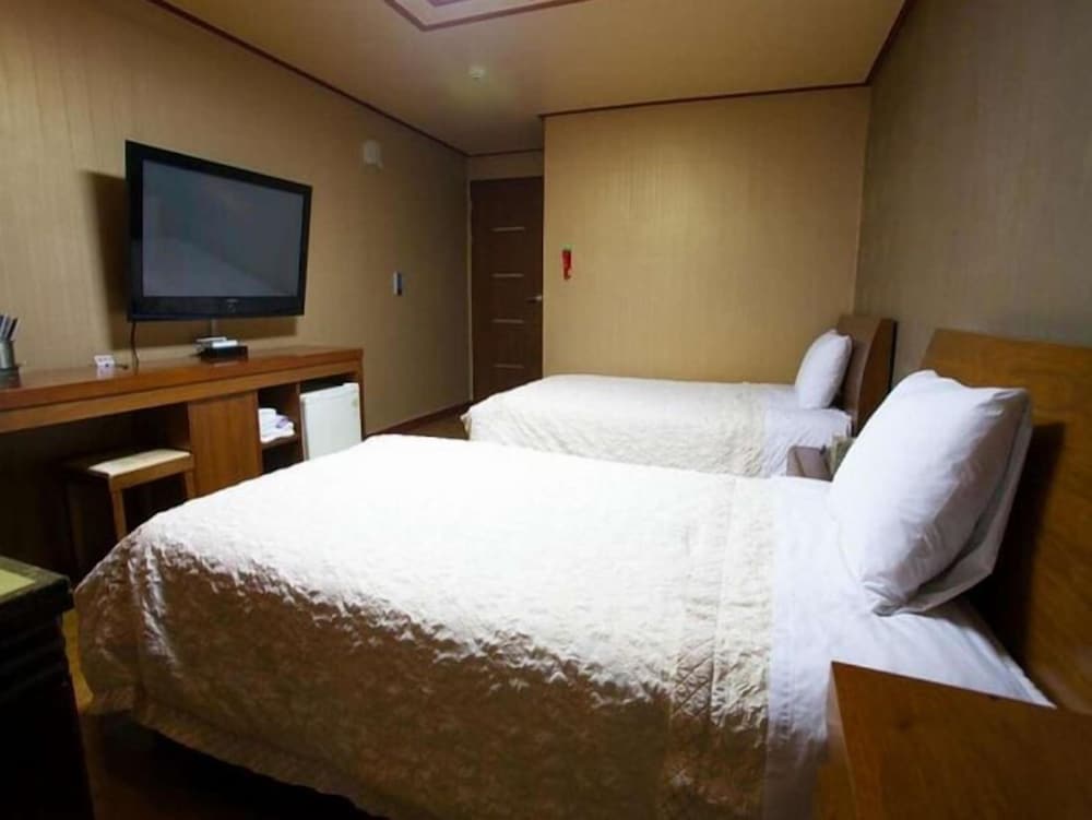 Deluxe Twin Room photo 2