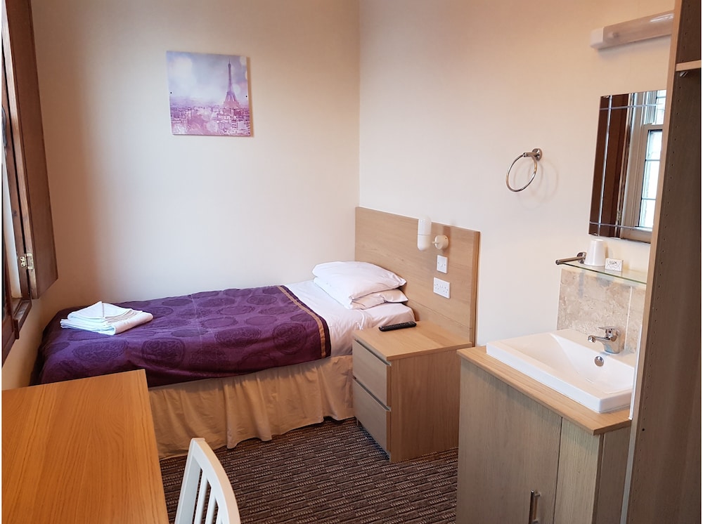 Standard Single Room, Shared Bathroom photo 1