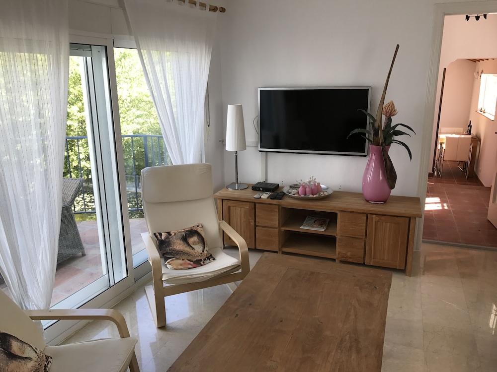 Casa, 2 habitaciones, terraza, vista al jardín