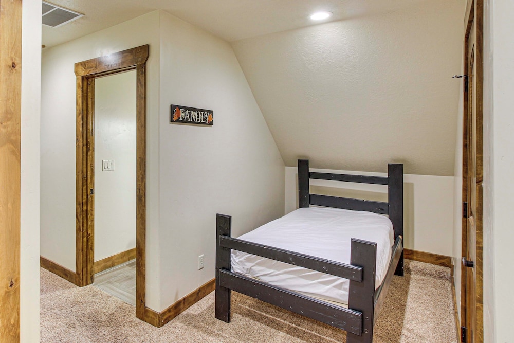 House (Multiple Bedrooms) photo 1