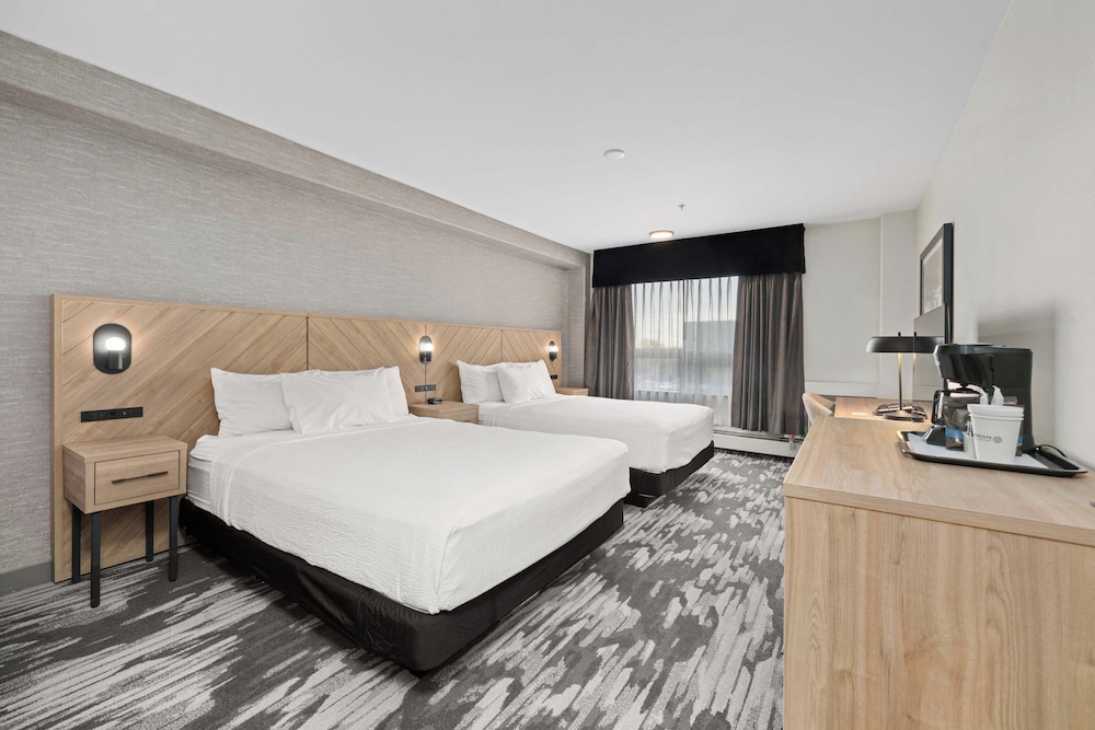 Standard Room, 2 Queen Beds - Photo 1