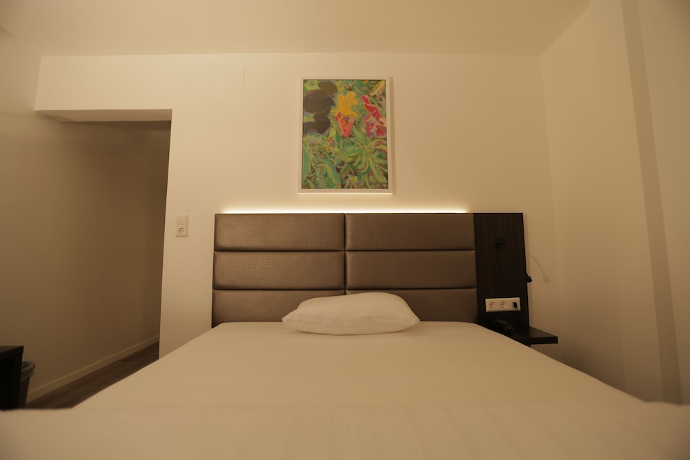 Economy Single Room