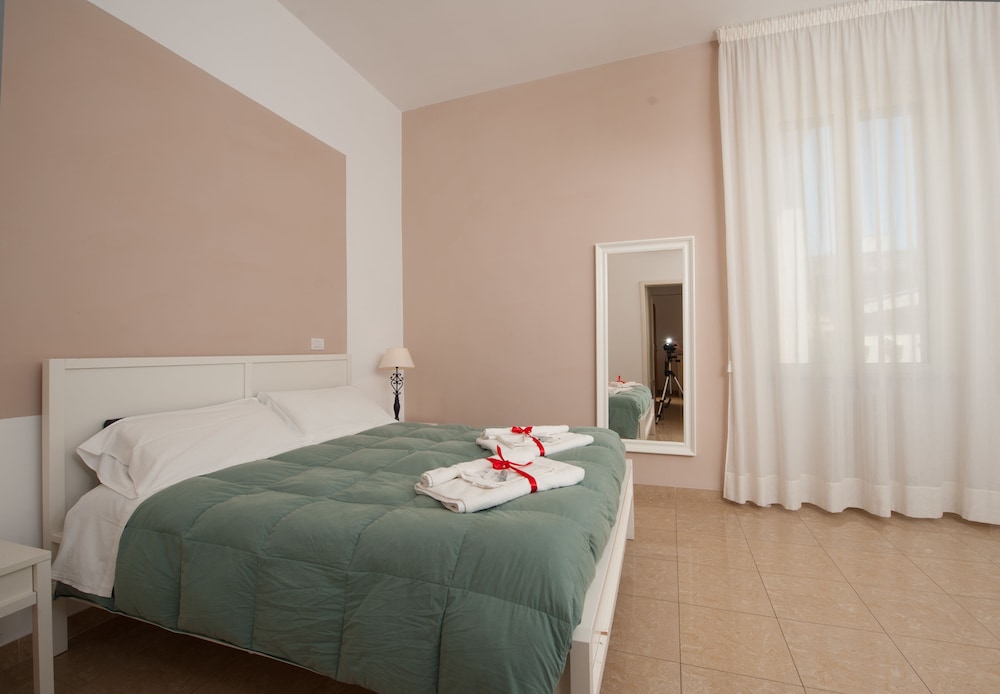 Mirage, Photo 8