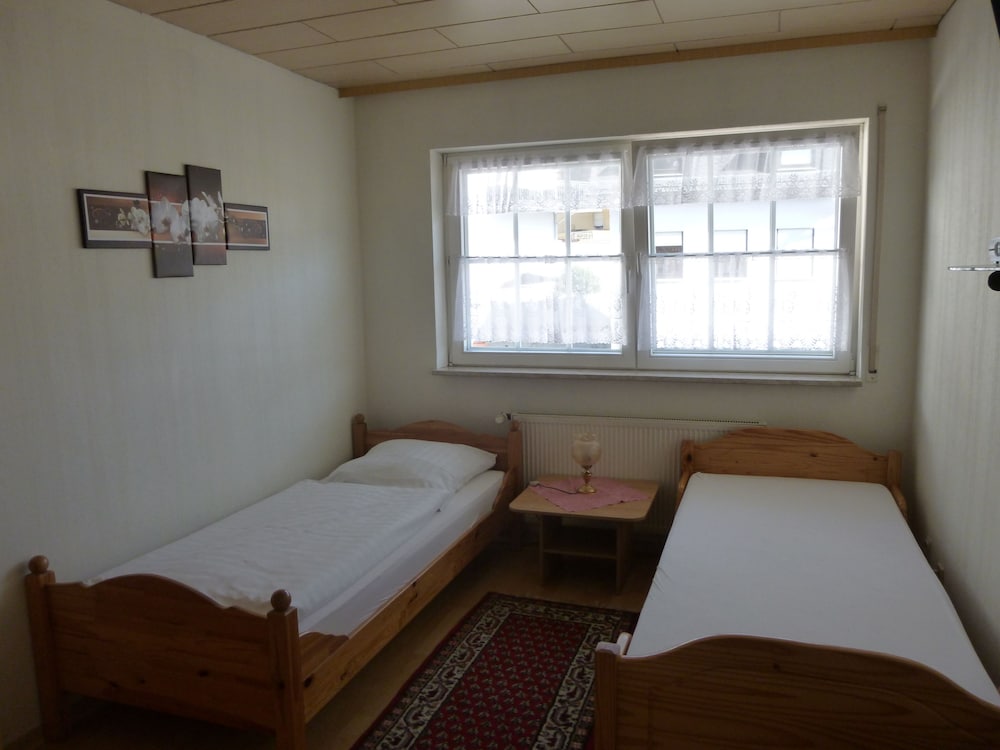 Single Room photo 3