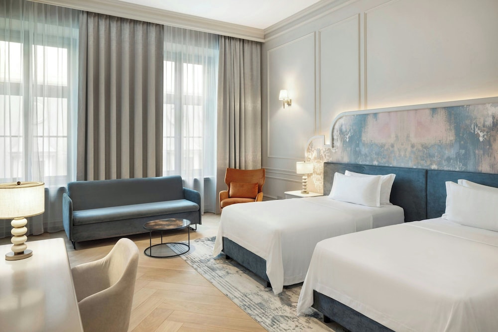Junior Suite, 2 Twin Beds - Photo 1