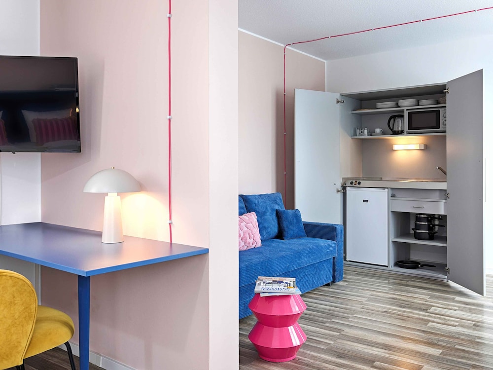 Basic Studio Suite, Non Smoking photo 3
