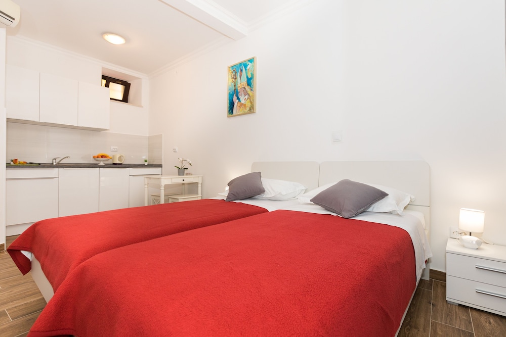 Double or Twin Room photo 3