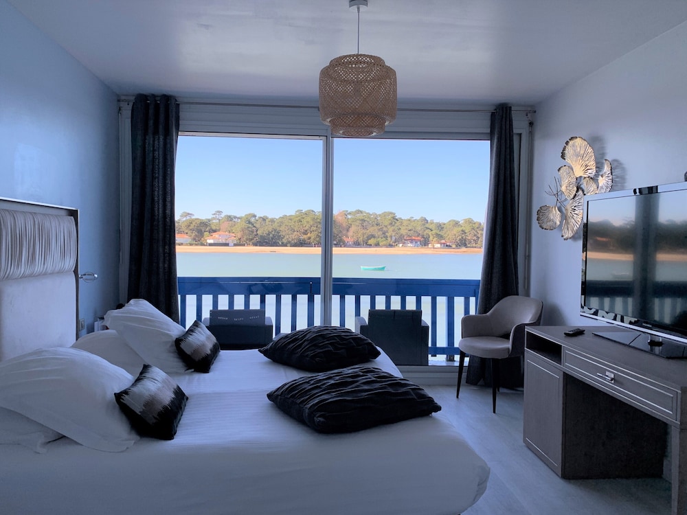 Superior Triple Room, Lake View