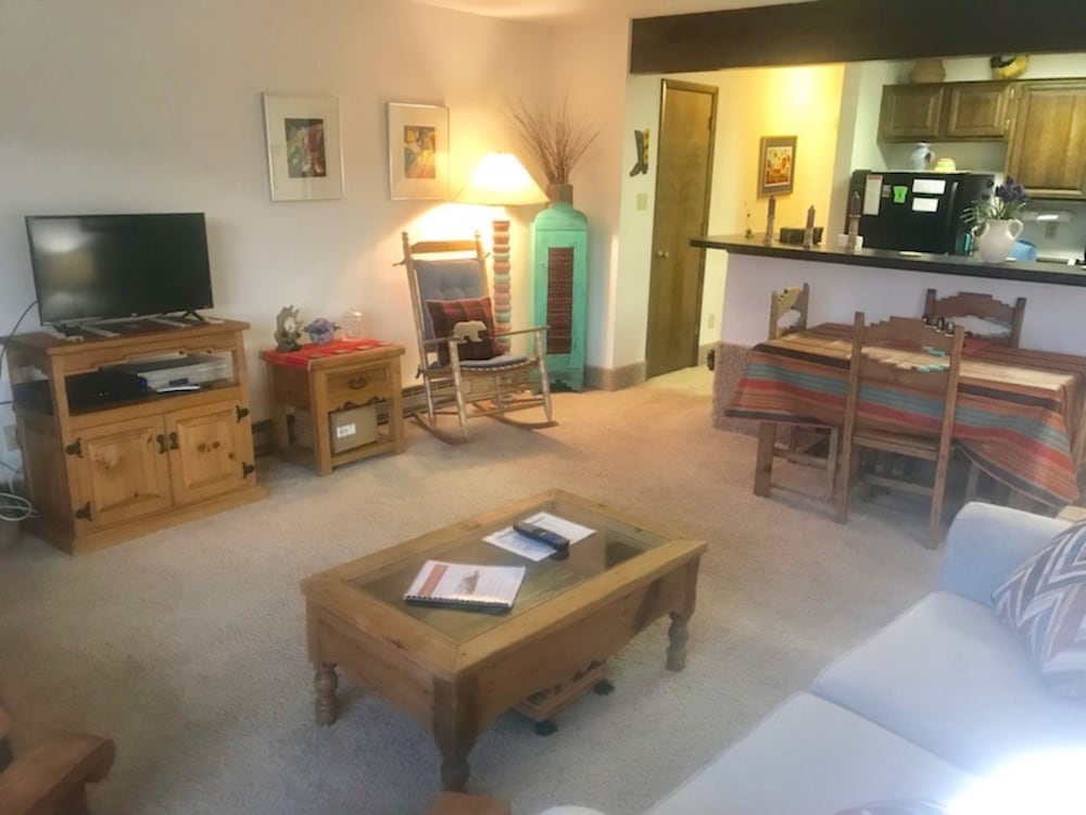 Condo, 1 Bedroom photo 2