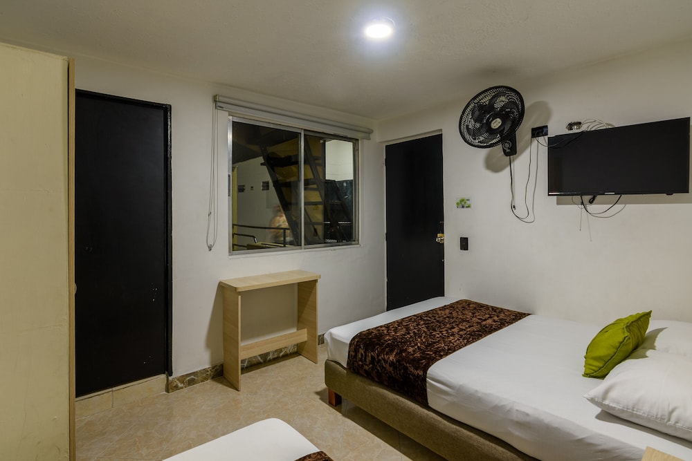 Standard Double Room, 2 Twin Beds - Photo 4