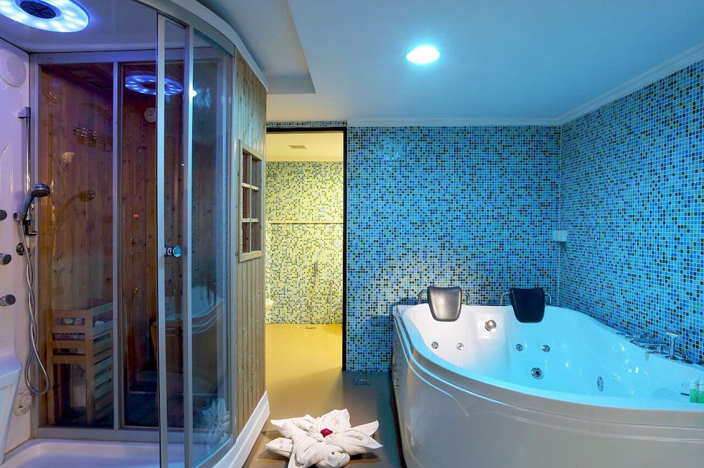 Royal Room - Photo 5