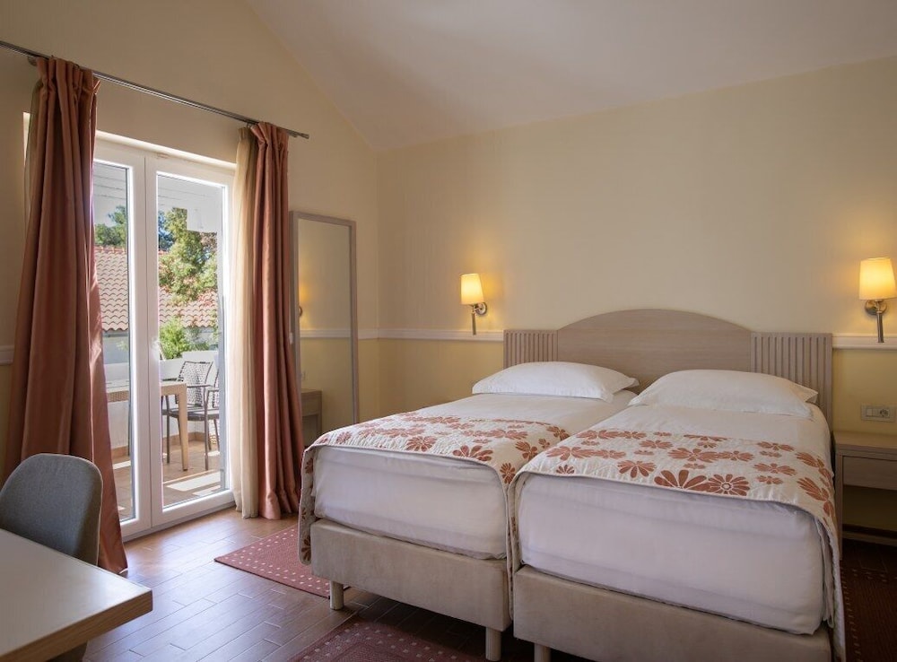 Standard Apartment, 1 Bedroom, Non-Smoking, Kitchenette (2+2) - Photo 1