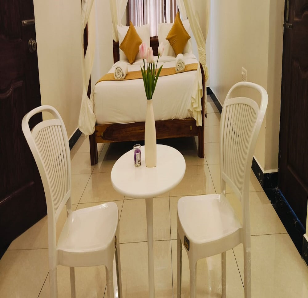 Honeymoon Room photo 2