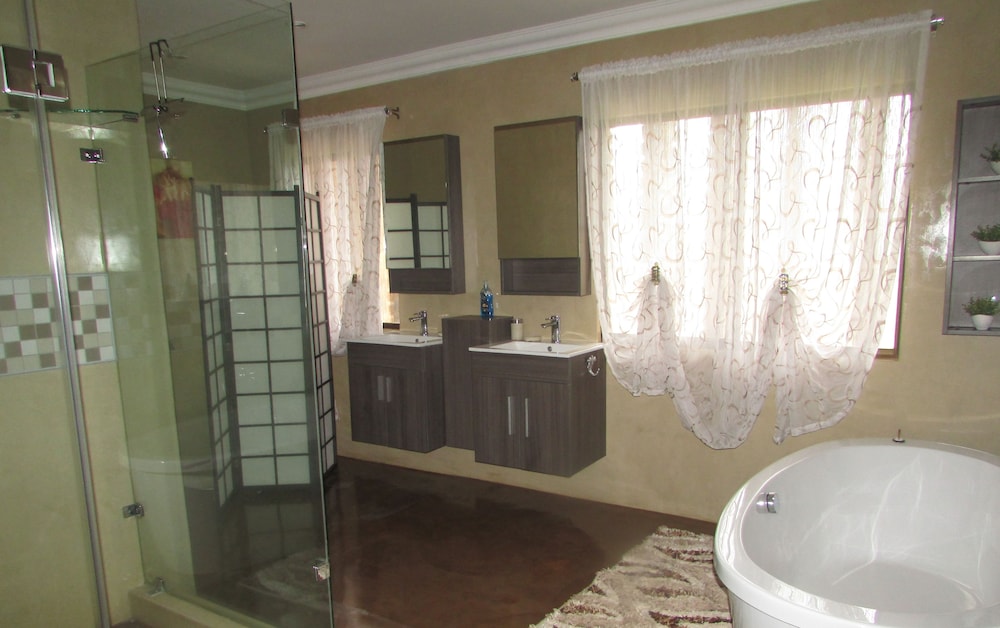Room (11) photo 2