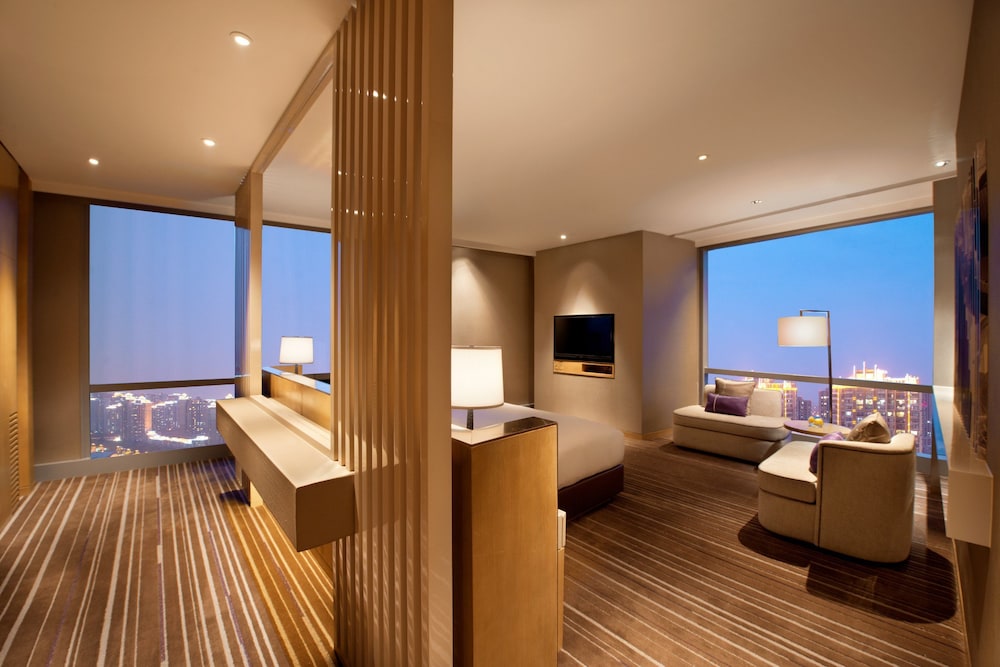 Regency Suite King photo 1