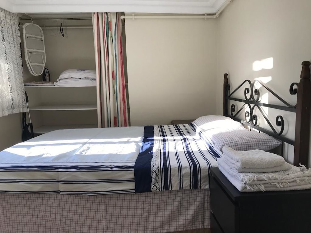 Basic Apartment photo 2