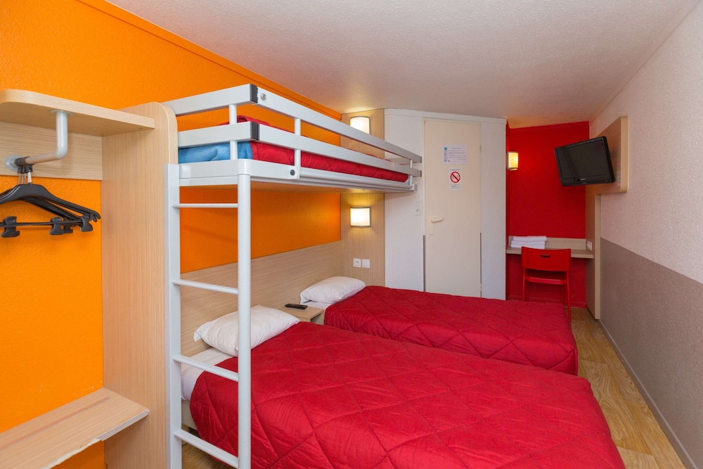 Standard Room, 3 Twin Beds - Photo 2